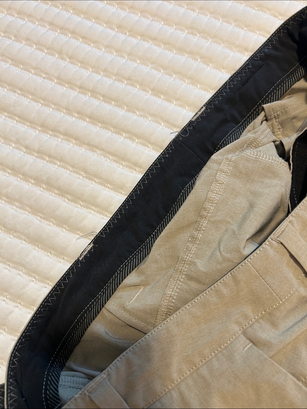 Vuori Lightweight Flat-Front Khaki Shorts Mens 36” waist - Picture 8 of 11
